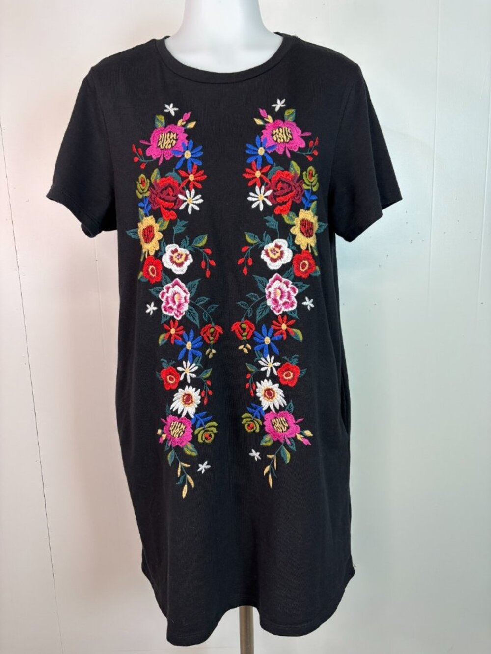 Umgee Shift Dress Small Black‎ Floral Embroidered Boho Pockets Casual Women's